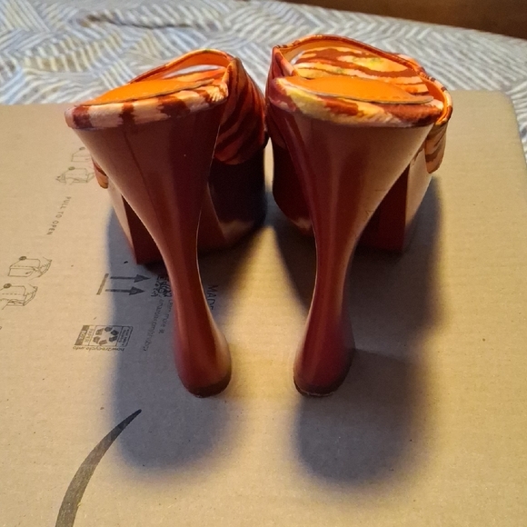 Fashion Nova Vibrant Red and Orange Platform Heels - Picture 3 of 5